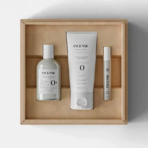 אינסנס מס׳ 0 מארז אקסטרט דה פרפים 100מ״ל + מוקטן 10מ״ל + קרם גוף 200מ״ל INCENSE NO’ 0 SET EXTRAIT DE PARFUM 100ML + 10ML + BODY LOTION 200ML