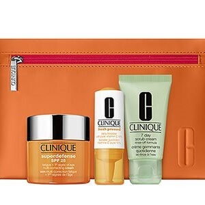 קליניק מארז הגנה יום יומי המכיל קרם לחות ליום 50מל+תכשיר יום ממריץ לעור הפנים 8.5 מל+תכשיר ניקוי מקציף 30מל CLINIQUE Daily Defen