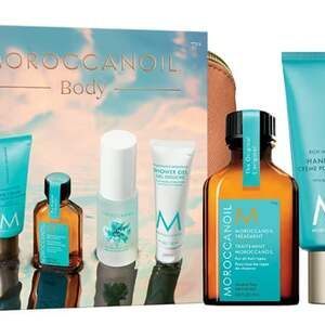 שמן מרוקאי מארז מפנק 5 מוצרים לשיער והגוף - Moroccanoil 5pcs Body Travel Kit Set (Brumes Du Maroc Fragrance Mist 30ml + Original Treatment 25ml + Original Hand Cream 40ml + Shower Gel 30ml + Luxe Travel Bag)